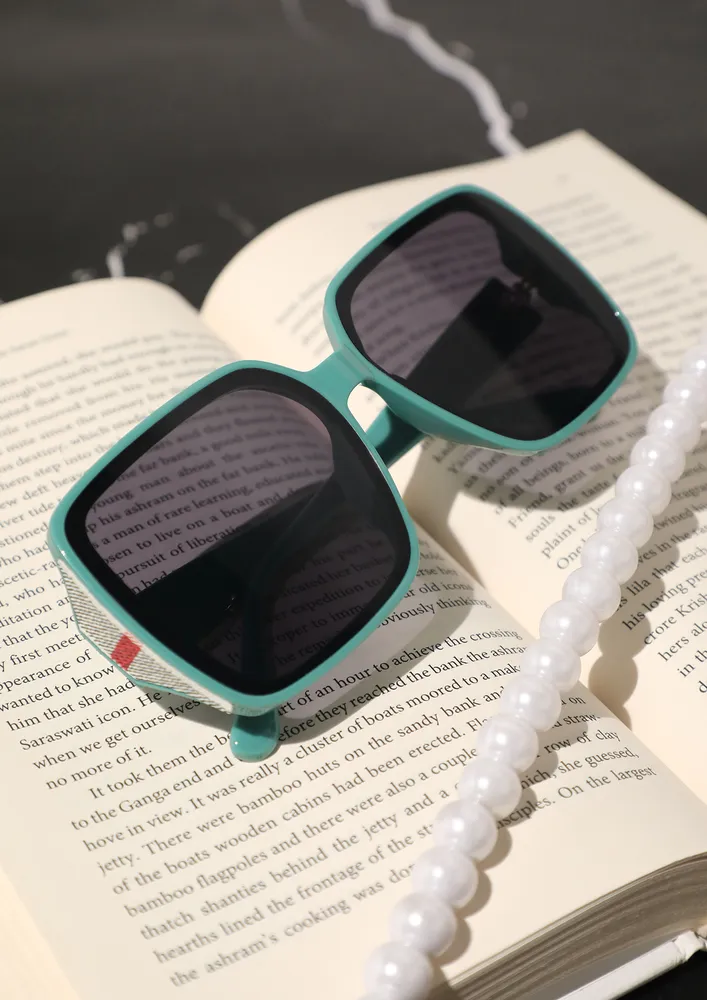 WAYFARER GREEN-GREY SUNGLASSES