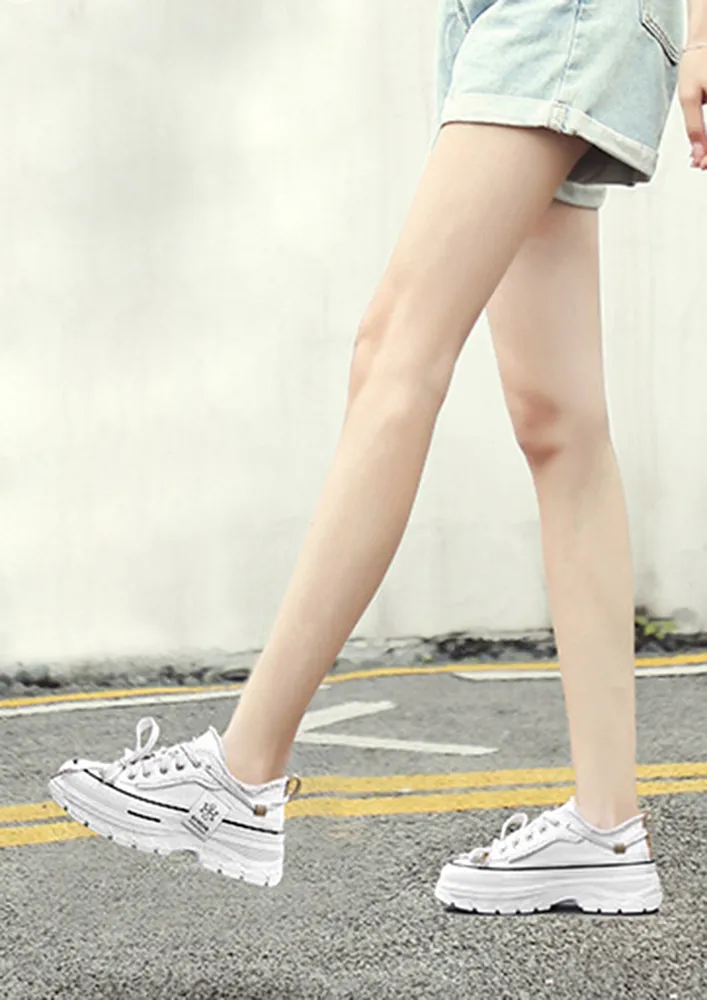 LACE-UP WHITE CHUNKY OUTSOLE SNEAKERS