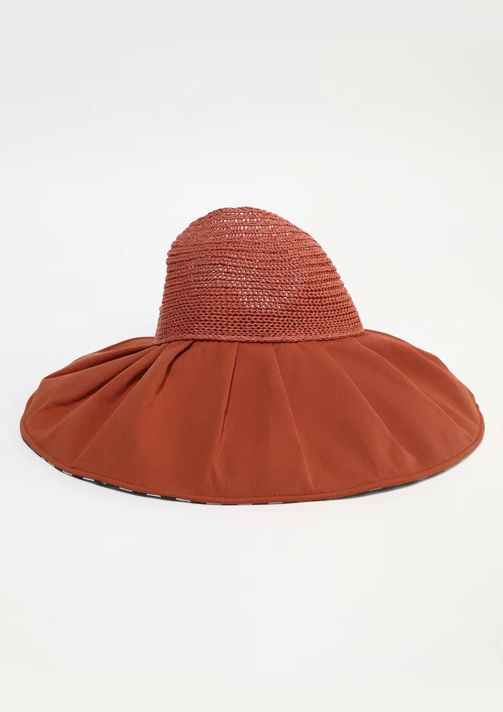 WIDE BRIM RED SUNVISOR HAT